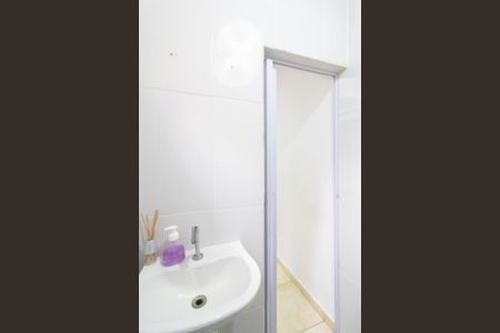 Casa à venda com 138m², 4 quartos e 2 vagas Casa à venda com 138m², 4 quartos e 2 vagasBanheiro 2