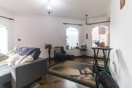 Casa para alugar com 367m², 4 quartos e 7 vagasSala