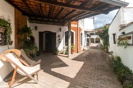 Casa para alugar com 367m², 4 quartos e 7 vagasEntrada/Garagem