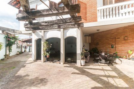 Casa para alugar com 367m², 4 quartos e 7 vagasFachada