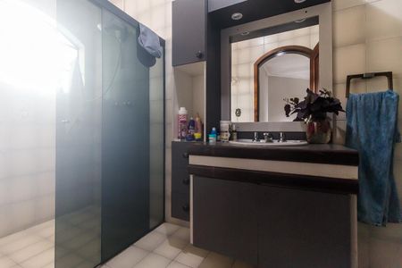 Casa para alugar com 367m², 4 quartos e 7 vagasBanheiro