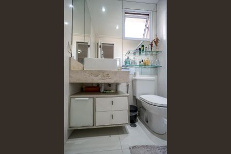 Apartamento à venda com 110m², 3 quartos e 2 vagasBanheiro da suíte