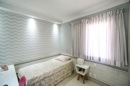 Apartamento à venda com 110m², 3 quartos e 2 vagasQuarto 02