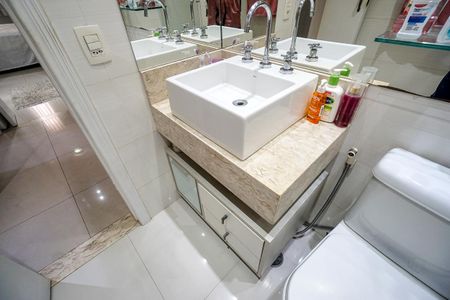 Apartamento à venda com 110m², 3 quartos e 2 vagasBanheiro social
