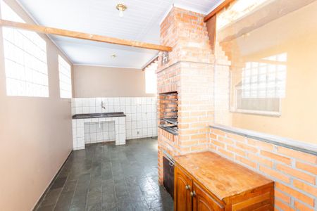 Casa à venda com 318m², 5 quartos e 6 vagas Casa à venda com 318m², 5 quartos e 6 vagasÁrea de Serviço