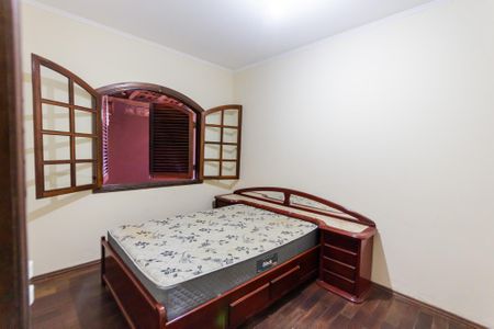 Casa à venda com 318m², 5 quartos e 6 vagas Casa à venda com 318m², 5 quartos e 6 vagasQuarto 1