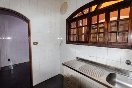 Casa à venda com 318m², 5 quartos e 6 vagas Casa à venda com 318m², 5 quartos e 6 vagasCozinha