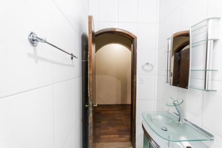 Casa à venda com 318m², 5 quartos e 6 vagas Casa à venda com 318m², 5 quartos e 6 vagasBanheiro