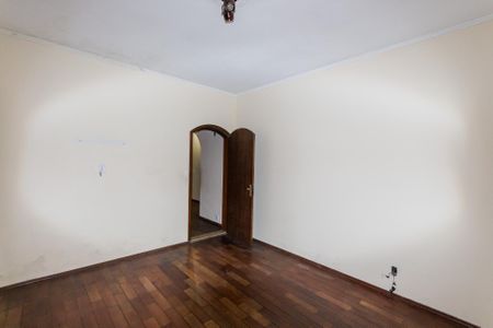 Casa à venda com 318m², 5 quartos e 6 vagas Casa à venda com 318m², 5 quartos e 6 vagasQuarto 2