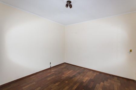 Casa à venda com 318m², 5 quartos e 6 vagas Casa à venda com 318m², 5 quartos e 6 vagasQuarto 2