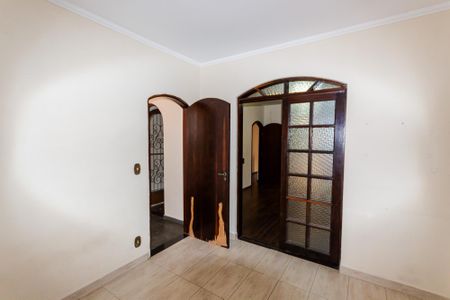 Casa à venda com 318m², 5 quartos e 6 vagas Casa à venda com 318m², 5 quartos e 6 vagasQuarto 3