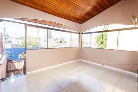 Casa à venda com 318m², 5 quartos e 6 vagas Casa à venda com 318m², 5 quartos e 6 vagasVaranda da Suíte 2