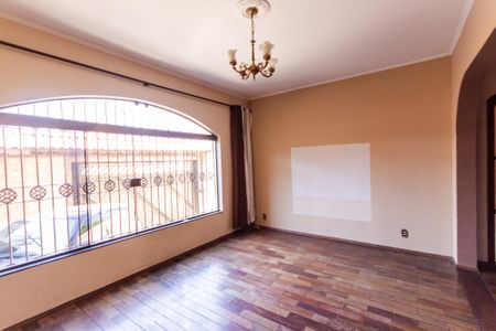 Casa à venda com 318m², 5 quartos e 6 vagas Casa à venda com 318m², 5 quartos e 6 vagasSala