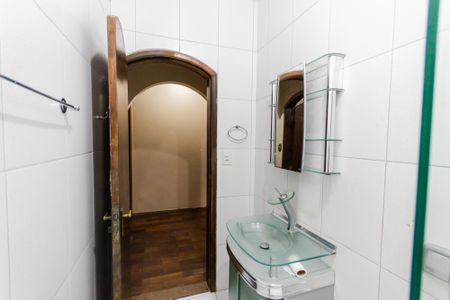 Casa à venda com 318m², 5 quartos e 6 vagas Casa à venda com 318m², 5 quartos e 6 vagasBanheiro