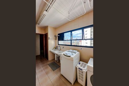 Apartamento para alugar com 300m², 4 quartos e 3 vagasÁrea de Serviço