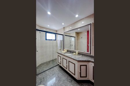 Apartamento para alugar com 300m², 4 quartos e 3 vagasBanheiro da Suíte 2