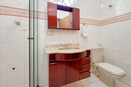 Casa para alugar com 170m², 3 quartos e 1 vaga Casa para alugar com 170m², 3 quartos e 1 vagaBanheiro Corredor