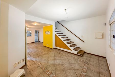 Casa para alugar com 170m², 3 quartos e 1 vaga Casa para alugar com 170m², 3 quartos e 1 vagaSala