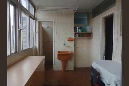 Apartamento à venda com 210m², 3 quartos e 1 vagaÁrea de Serviço