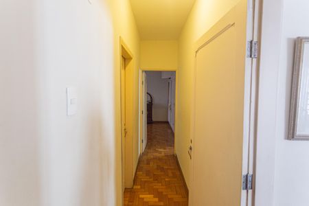 Casa para alugar com 206m², 5 quartos e 1 vaga Casa para alugar com 206m², 5 quartos e 1 vagaCorredor