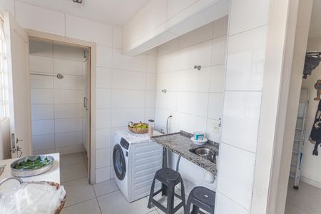 Casa para alugar com 206m², 5 quartos e 1 vaga Casa para alugar com 206m², 5 quartos e 1 vagaÁrea de Serviço 1