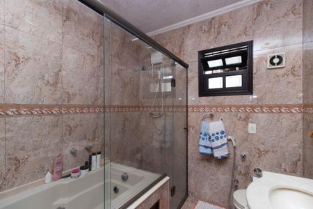 Casa à venda com 440m², 3 quartos e 5 vagasBanheiro da Suíte