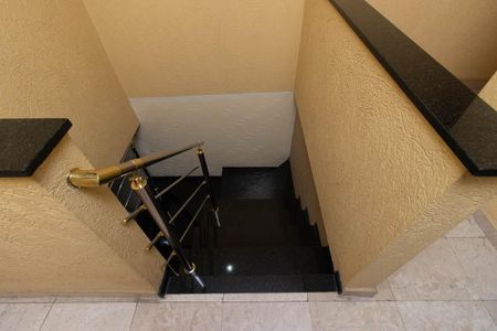 Casa à venda com 440m², 3 quartos e 5 vagasEscada