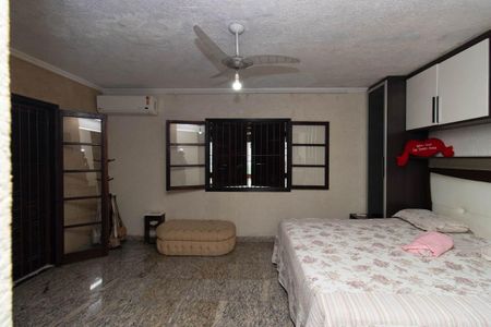 Casa à venda com 440m², 3 quartos e 5 vagasSuíte