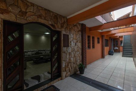 Casa à venda com 440m², 3 quartos e 5 vagasCorredor externo