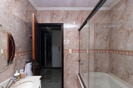 Casa à venda com 440m², 3 quartos e 5 vagasBanheiro da Suíte