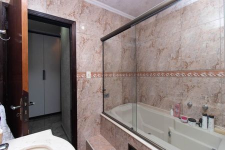 Casa à venda com 440m², 3 quartos e 5 vagasBanheiro da Suíte