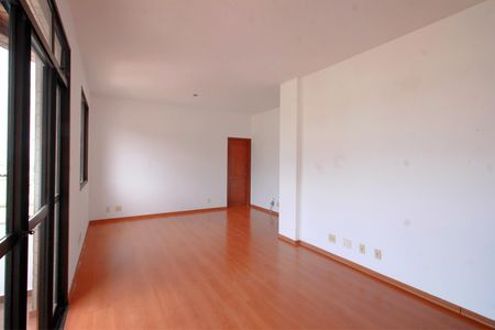 Apartamento à venda com 120m², 4 quartos e 2 vagasSala