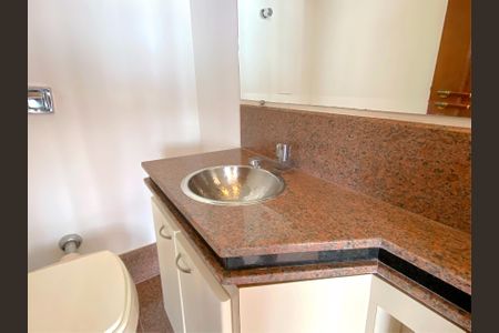 Apartamento à venda com 120m², 4 quartos e 2 vagasLavabo