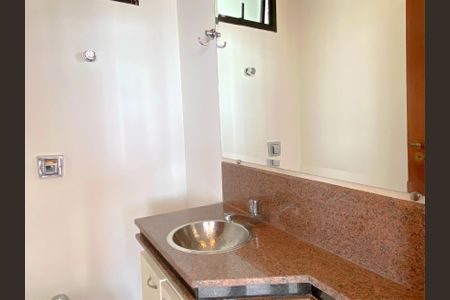 Apartamento à venda com 120m², 4 quartos e 2 vagasLavabo