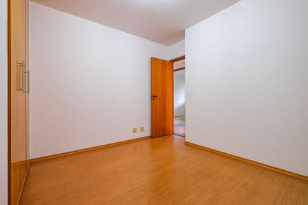 Apartamento à venda com 124m², 4 quartos e 3 vagasQuarto 2