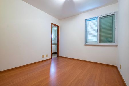 Apartamento à venda com 124m², 4 quartos e 3 vagasSuíte