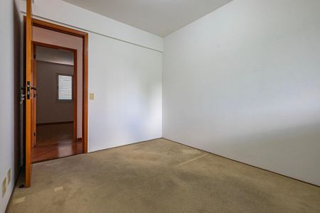 Apartamento à venda com 124m², 4 quartos e 3 vagasQuarto 3