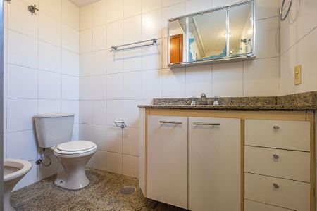 Apartamento à venda com 124m², 4 quartos e 3 vagasBanheiro da Suíte