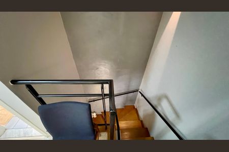 Apartamento para alugar com 50m², 1 quarto e 1 vaga Apartamento para alugar com 50m², 1 quarto e 1 vagaEscada