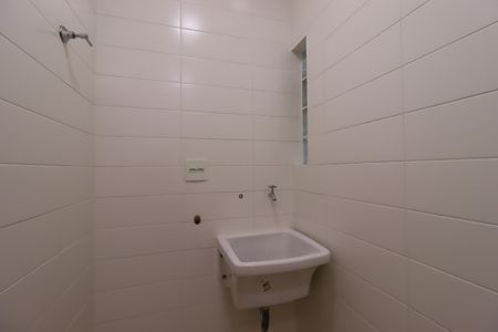 Casa para alugar com 42m², 1 quarto e 1 vagaÁrea de Serviço