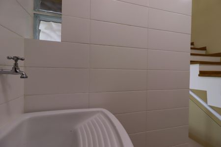 Casa para alugar com 42m², 1 quarto e 1 vagaÁrea de Serviço