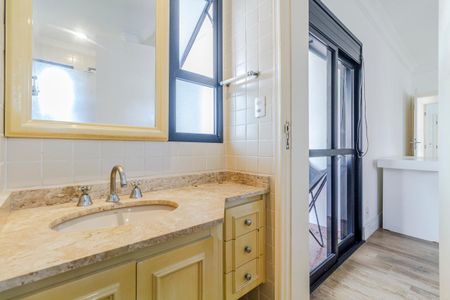 Apartamento para alugar com 100m², 2 quartos e 2 vagasBanheiro da Suíte 1