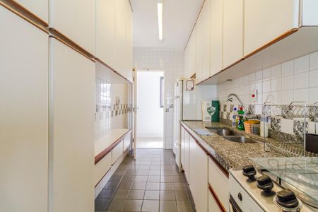 Apartamento para alugar com 100m², 2 quartos e 2 vagasCozinha