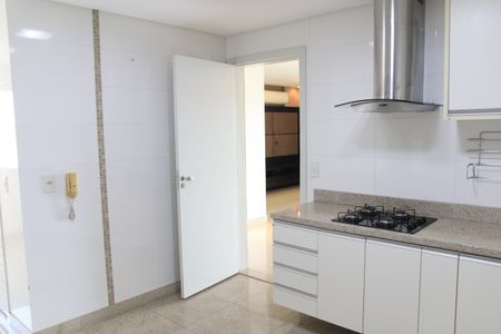 Apartamento para alugar com 140m², 3 quartos e 2 vagasCozinha e Área de Serviço