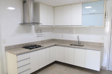 Apartamento para alugar com 140m², 3 quartos e 2 vagasCozinha e Área de Serviço