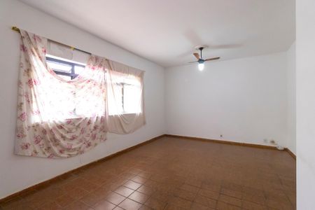 Casa à venda com 174m², 3 quartos e 3 vagas Casa à venda com 174m², 3 quartos e 3 vagasSala