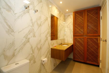 Apartamento para alugar com 224m², 3 quartos e 2 vagasBanheiro da Suíte 2