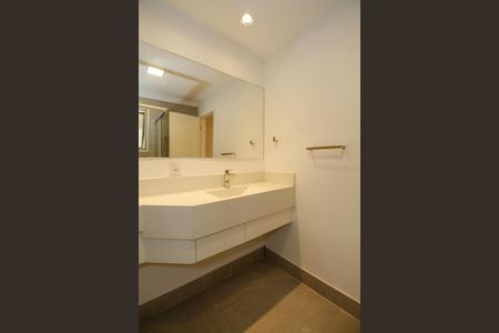 Apartamento para alugar com 224m², 3 quartos e 2 vagasBanheiro da Suíte 1