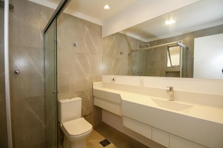 Apartamento para alugar com 224m², 3 quartos e 2 vagasBanheiro da Suíte 1