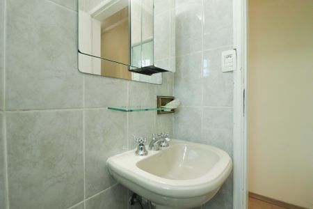 Casa à venda com 140m², 3 quartos e 3 vagasBanheiro Social